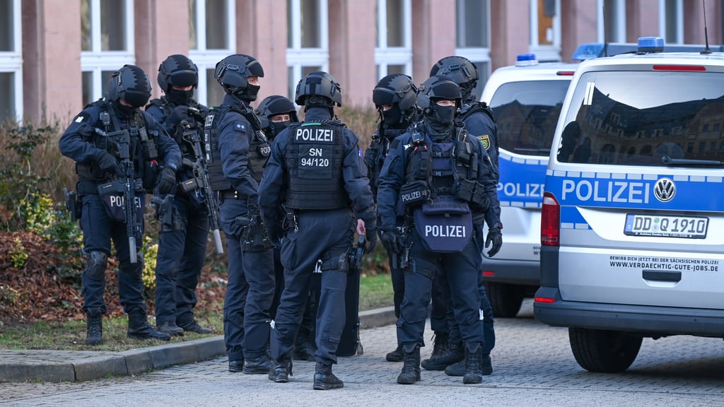 Spezialkräfte in Leipzig bei einem Einsatz.
