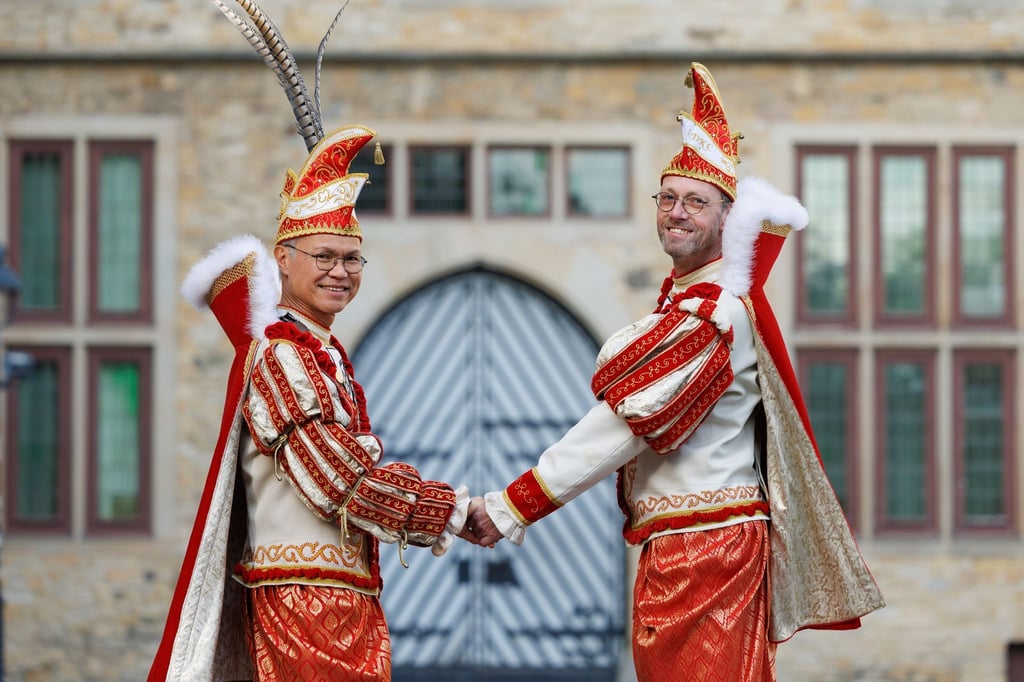Yut I. (Punnuruk) und Thomas I. (Wolf) sind das erste queere und gleichzeitig binationale Stadtprinzenpaar.