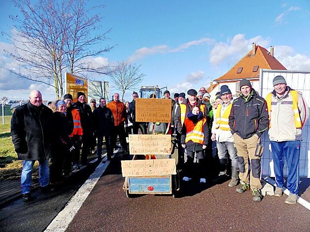 Protest Und Demonstration Im Saalekreis: Teilnehmer Sind Mit Regierung ...