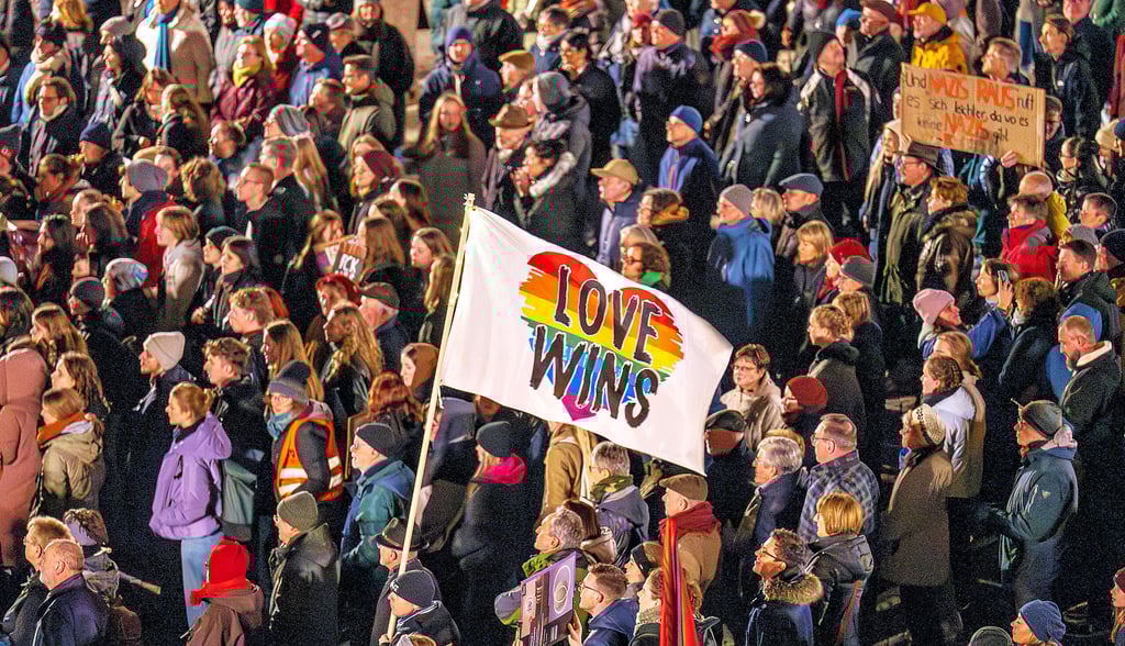 Die Demonstration am Donnerstagabend auf dem Naumburger Marktplatz ist die erste ihrer Art im Burgenlandkreis. Am Sonnabend findet eine weitere in Weißenfels statt.