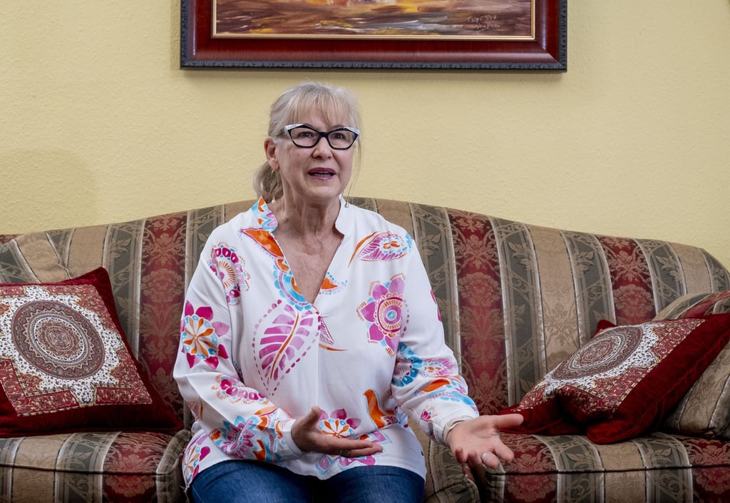 Tsipi Lev, Goldschmiedin, Laucha