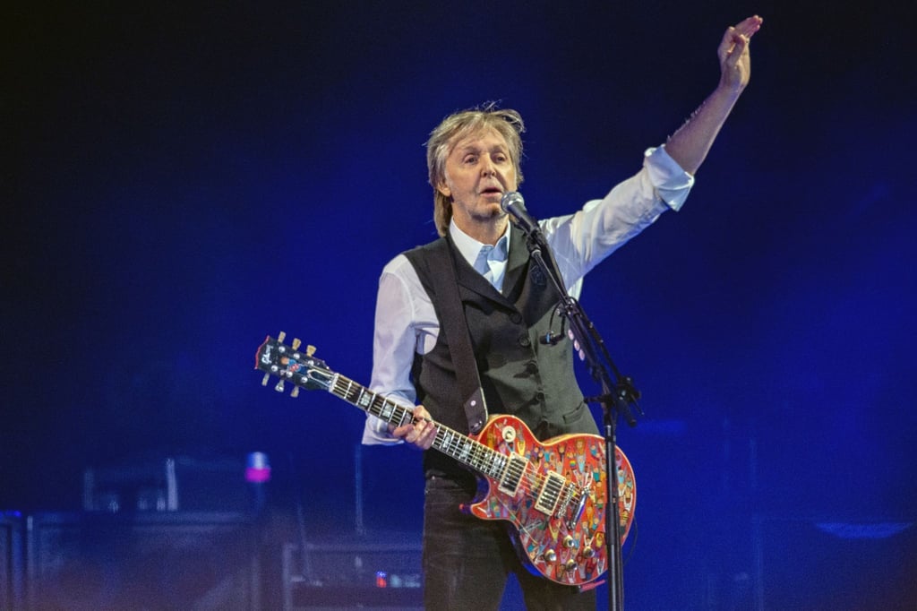 In einer BBC-Sendung erinnert Paul McCartney an Buddy Holly und seinen Einfluss auf die Beatles.