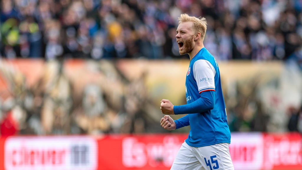 Der isländische Nationalstürmer Sveinn-Aron Gudjohnsen spielt nun für Hansa Rostock in der 2. Bundesliga.