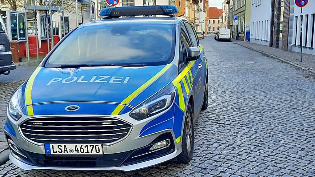 Die Polizei in Stendal wurde zu einem mutmaßlichen Einbruch gerufen und hat stattdessen eine Drogenhöhle ausfindig gemacht.