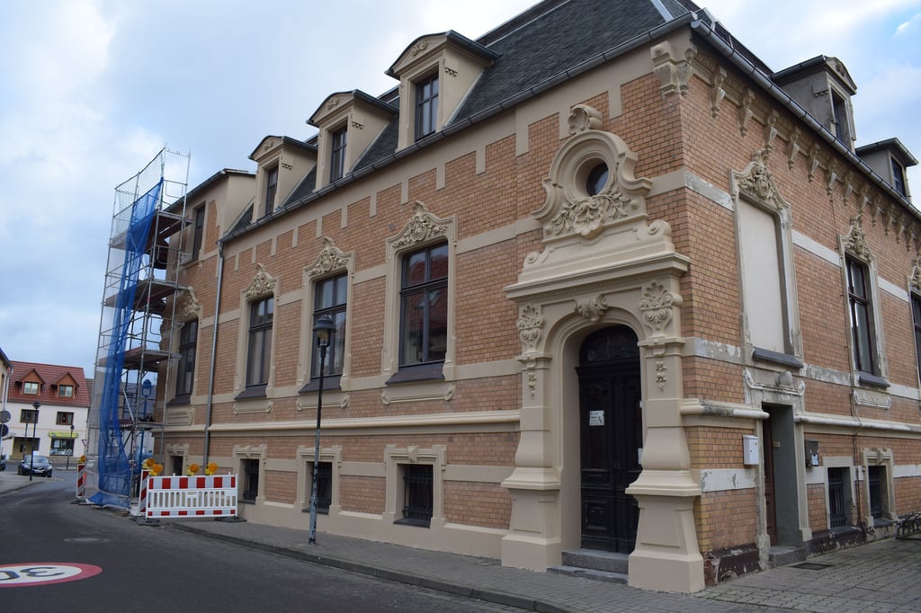 Walther-Rathenau-Straße 19 in Gommern, Ärztehaus, Sitz der Kulturwerkstatt, des Heimatvereins, der Kinderärztin