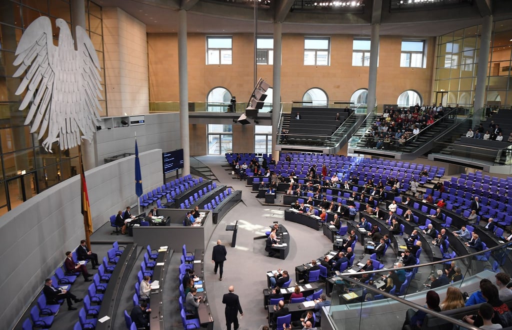 Es laufen bereits Gespräche für den Etat 2025 - und die dürften ebenfalls nicht einfach werden. Allein im Kernhaushalt klafft erneut eine Lücke im zweistelligen Milliardenbereich.