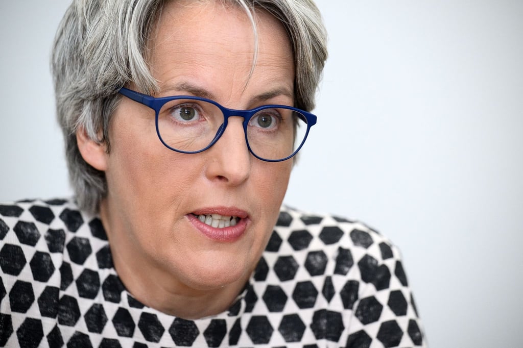 Die Missbrauchsbeauftragte Kerstin Claus kritisiert den Umgang der evangelischen Kirche mit Betroffenen sexualisierter Gewalt.