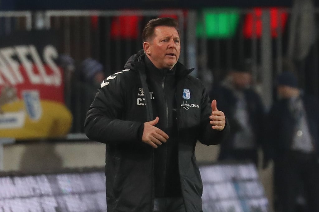 FCM-Cheftrainer Christian Titz beim Spiel des 1. FC Magdeburg gegen Holstein Kiel.