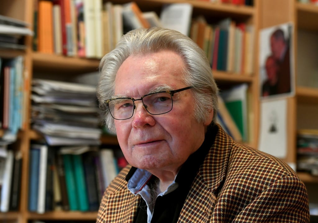 Der Sozialphilosoph Oskar Negt, aufgenommen am 12.12.2017 in seinem Arbeitszimmer.