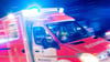 Auf der A9 bei Bad Dürrenberg hat ein Lkw-Fahrer während der Fahrt sein Bewusstsein verloren. Er musste ins Krankenhaus eingeliefert werden (Symbolfoto). 