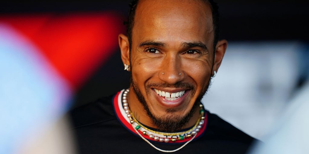 Mit seinem Wechsel zu Ferrari hat der britische Formel-1-Pilot Lewis Hamilton für Schlagzeilen gesorgt.