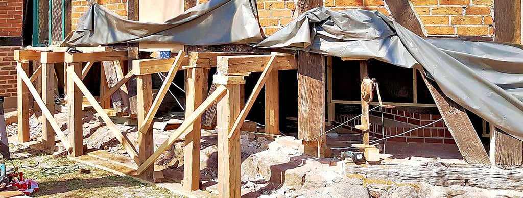 Massive Sanierungsarbeiten am alten Fachwerk der Kirche in Tangerhütte liefen zuletzt 2021.