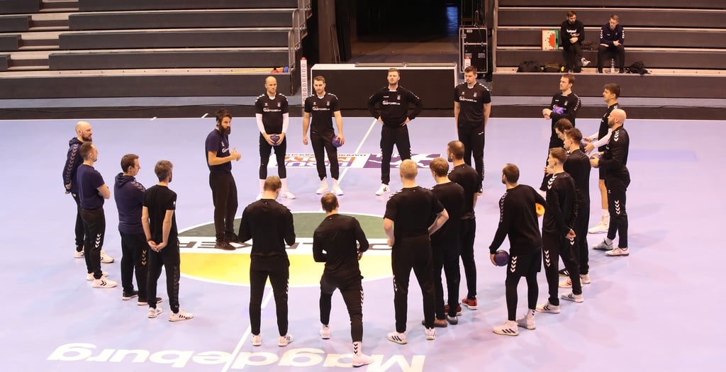 SCM-Trainer Bennet Wiegert hat nach der Handball-EM seine komplette Mannschaft wieder zusammen. Wer im Pokal-Viertelfinale gegen die Rhein-Neckar Löwen aber auf der Platte stehen kann, ist noch völlig offen.