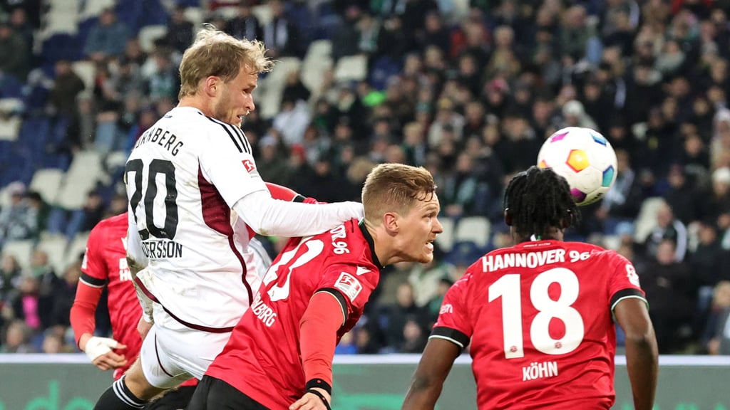 Im Fokus: Marcel Halstenberg (Mitte).