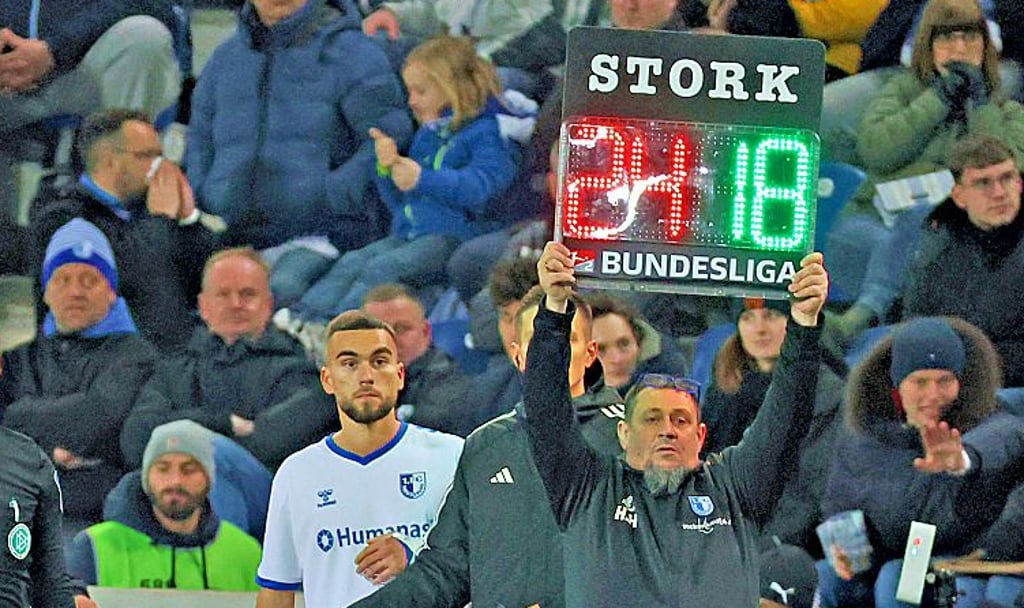 Tor zum Einstand: Emir Kuhinja (l.), hier mit Heiko Horner.