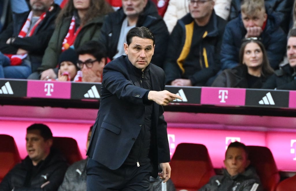 Gladbachs Trainer Gerardo Seoane blickt bereits auf das Spiel im DFB-Pokal.