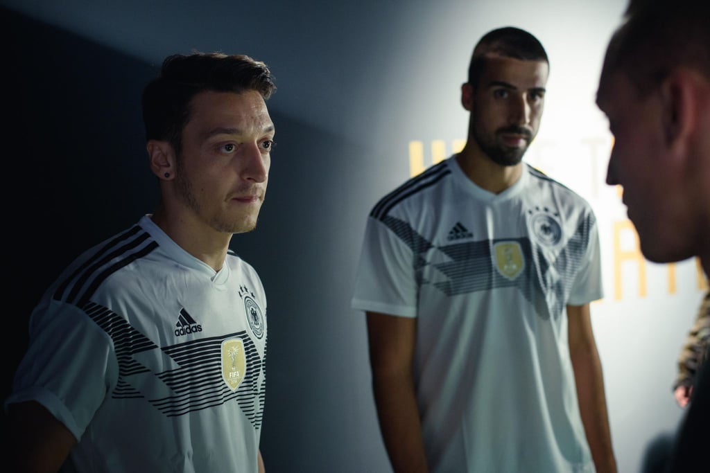Khedira und Özil könnten im Sommer bei einem neuen Turnier für über 35-jährige Fußballer auflaufen.