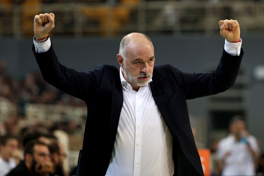 Trainer Pablo Laso und die Bayern holten in der Bundesliga den zehnten Sieg in Serie.