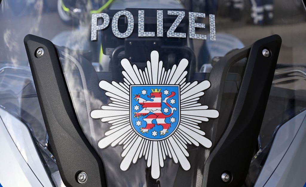 Polizei“ steht auf einem Motorrad der Thüringer Polizei.
