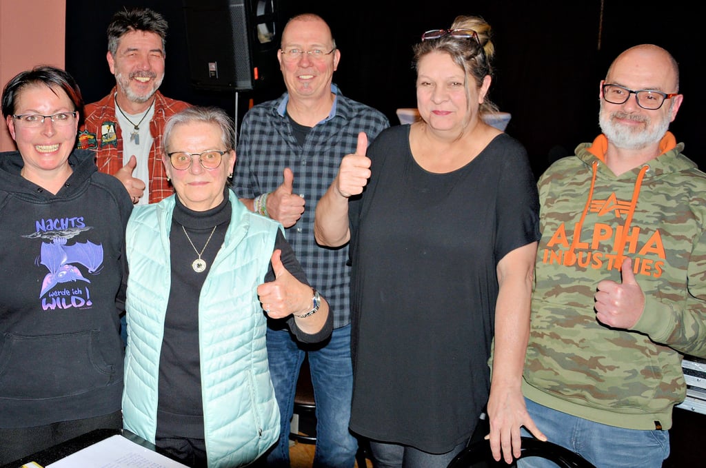 Der neue Vorstand vom Kulturklub Drömling (von links): Ramona Lessing, René Schneider, Karin Riemann (scheidet aus), Raimund Berndt, Brigitte Lukasevskis und Mirco Riemann. Er möchte in diesem Jahr in jedem Monat eine Veranstaltung organisieren.