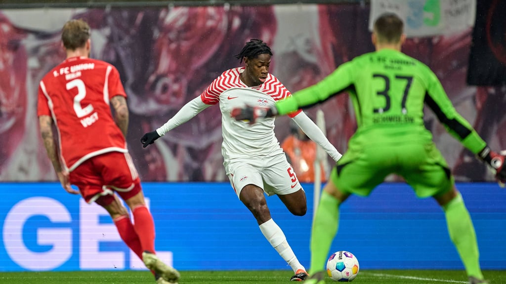 El Chadaille Bitshiabu gab sein Debüt für RB.