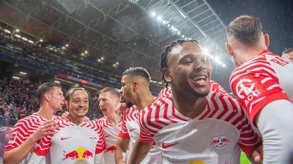 Jubel im Regen: RB Leipzig nach dem 1:0.