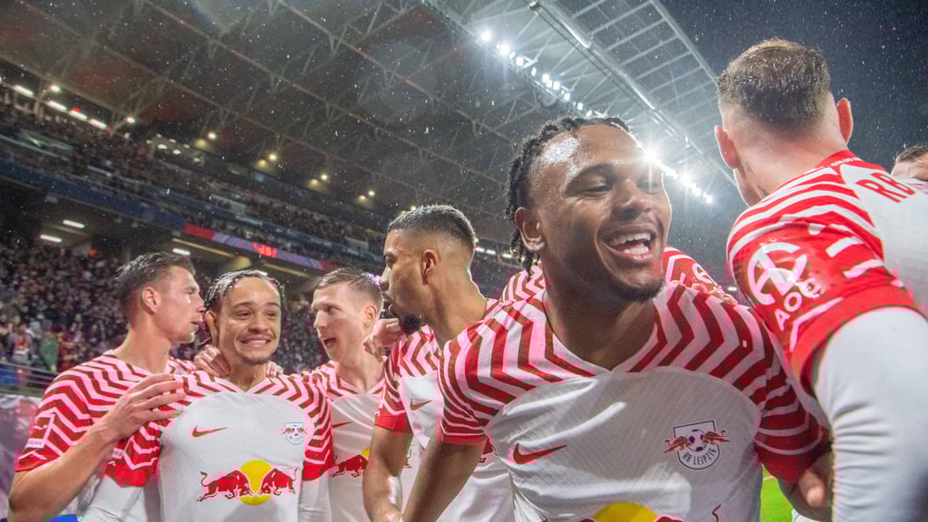 Jubel im Regen: RB Leipzig nach dem 1:0.