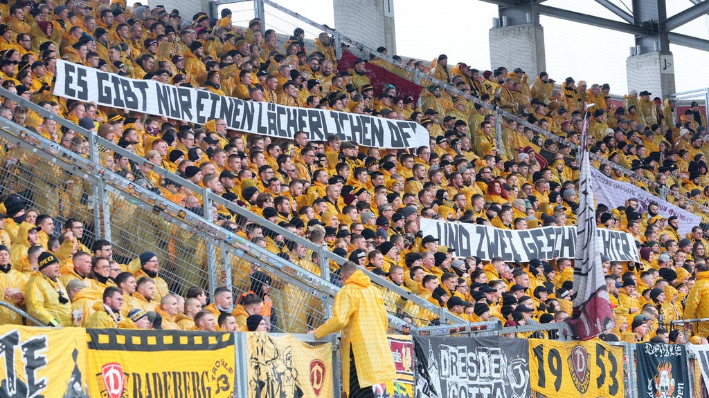 Die Fans von Dynamo Dresden zogen mit dem provokanten Banner die Aufmerksamkeit des DFB auf sich.