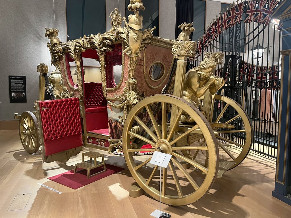 Eine Nachbildung der „Gold State Coach“ ist im Auktionshaus Bonhams ausgestellt.