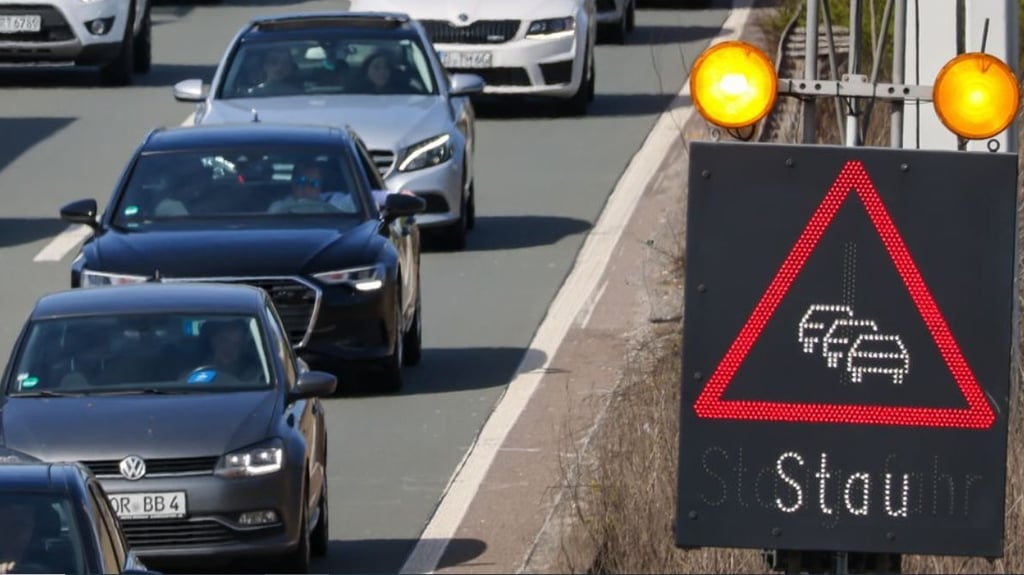 Die A14 war bei Löbejün nach einem Unfall voll gesperrt.