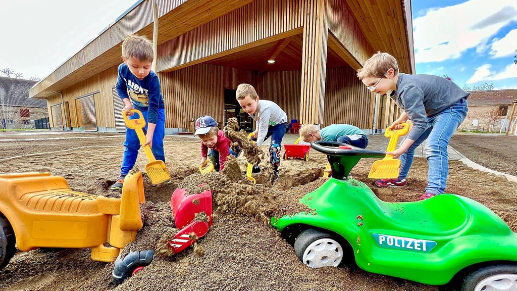Die Beiträge für Betreuung in den Kindergärten und Horten der Verbandsgemeinde Saale-Wipper sollen in diesem Jahr angepasst werden.