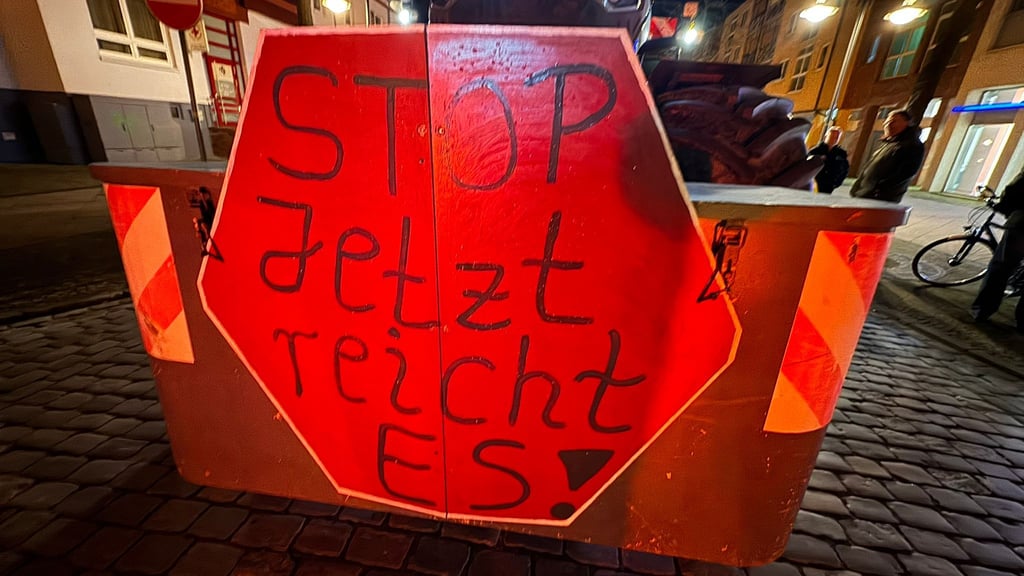 Demonstration in Wittenberge (Prignitz) am Montag, 5. Februar 2024. Die Teilnehmer fordern politische Neuwahlen auf Bundesebene.