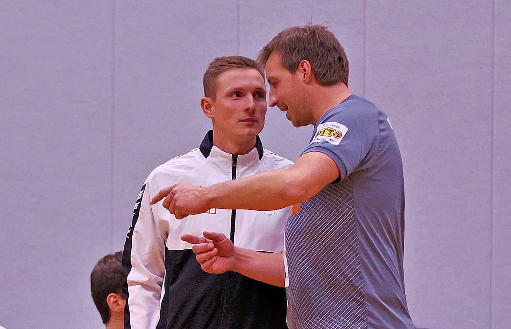 Der Trainer und sein Routinier: Dennis Raab (l.) wird zum Saisonfinale auf die Erfahrung eines Gunnar Griep setzen.