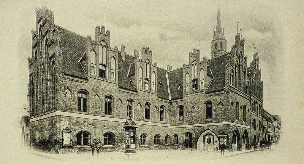 Vom Altstädter Rathaus zum Salzwedeler Amtsgericht: Der Backsteingotik-Bau im Zentrum weiß viele Geschichte zu erzählen.