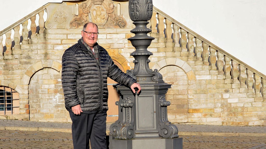 Tino Bauer tritt als parteiloser Bürgermeisterkandidat zur Wahl am 25. Februar an.