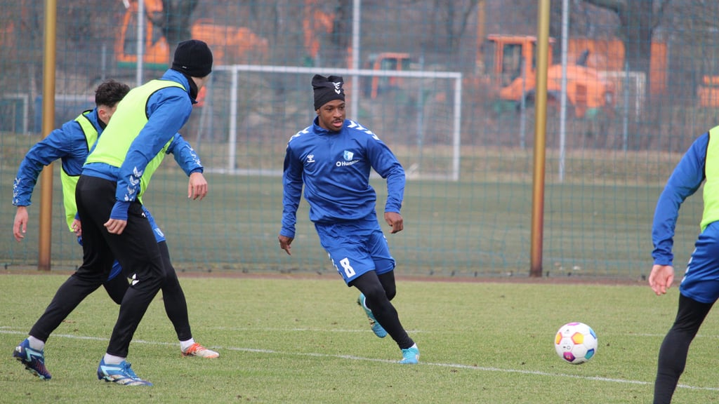 Bryan Teixeira bei seiner ersten Trainingseinheit mit dem 1. FC Magdeburg.