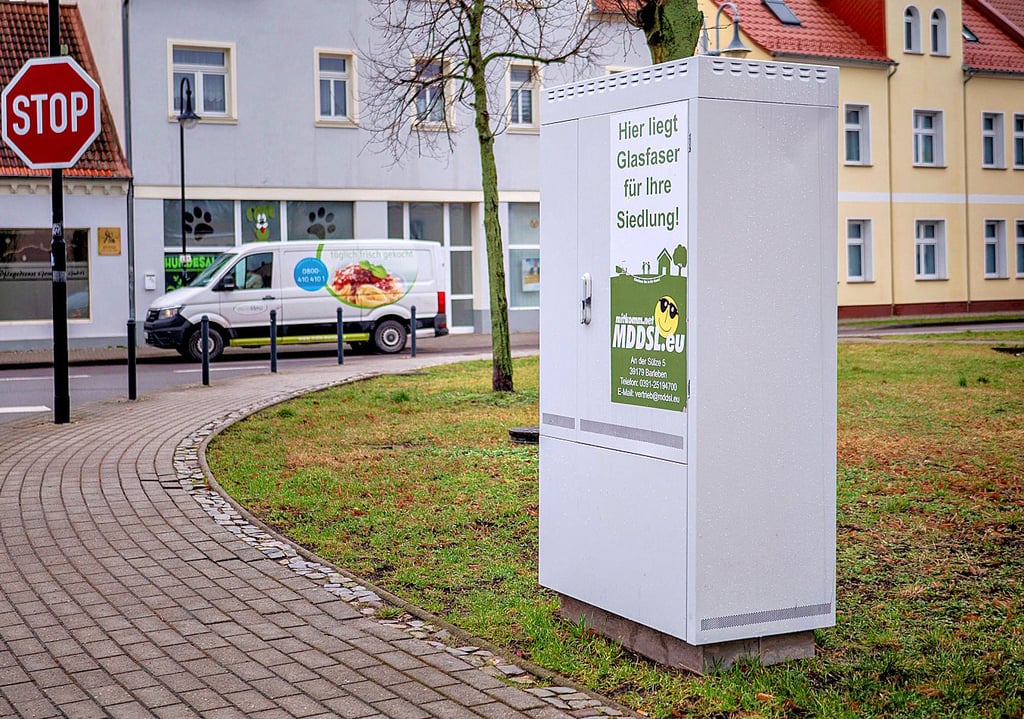 Ein Verteilerkasten der MDDSL an der Ecke Salzstraße/Manheimerstraße in Gommern.