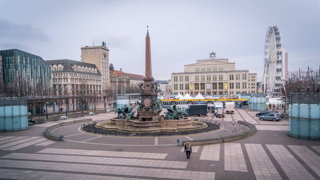 Der Augustplatz im Leipziger Stadtzentrum soll das "Herzstück" der Gastgeberstadt bei der EM 2024 im Sommer werden.