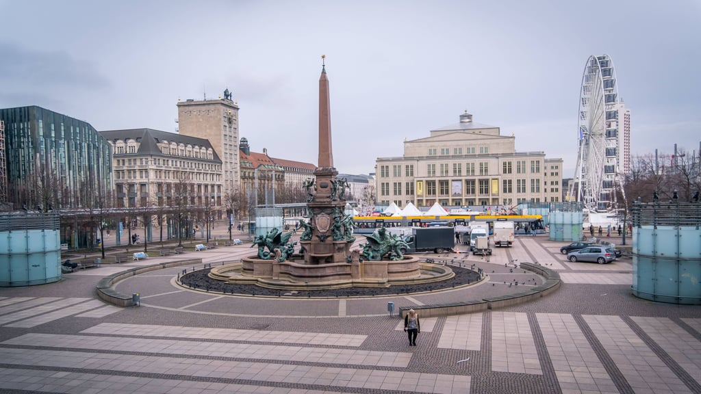 Der Augustplatz im Leipziger Stadtzentrum soll das "Herzstück" der Gastgeberstadt bei der EM 2024 im Sommer werden.