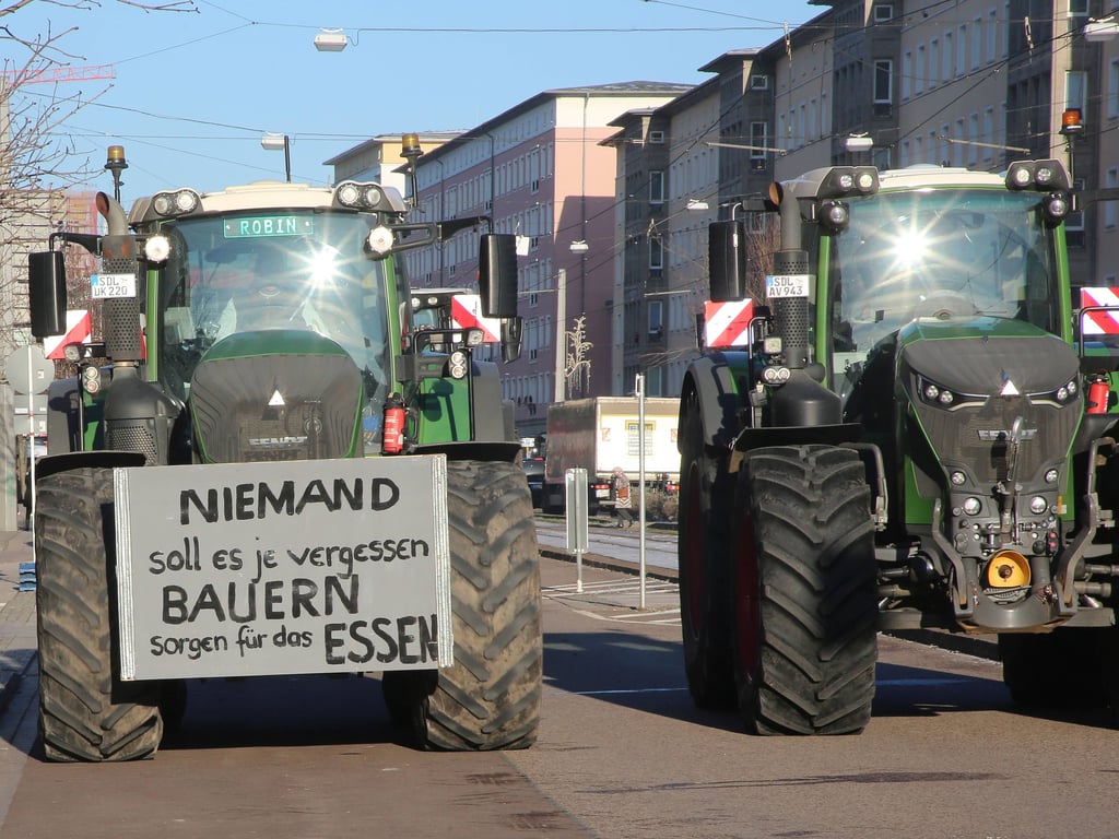 Nicht nur in Magdeburg wurde von Bauern gegen die Politik der Ampel-Regierung protestiert. Das hat nun Folgen - Die Polizei ermittelt.