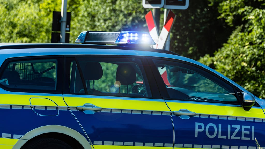 In Magdeburg musste die Bundespolizei zu einem blockierten Bahnübergang ausrücken.