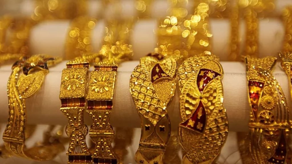 Schatz-Fund: Diebe haben unter anderem wertvollen Goldschmuck im Elbe-Havel-Kanal versenkt.