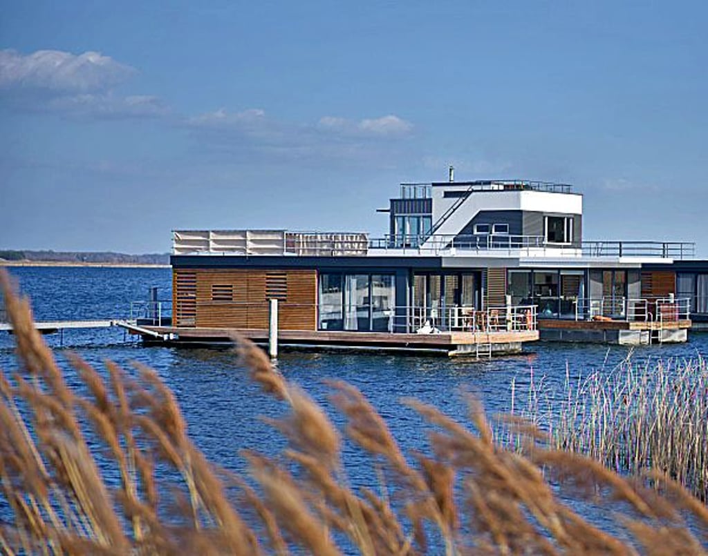 Die schwimmenden Häuser auf dem Goitzschesee wurden vom selben Unternehmen entwickelt.