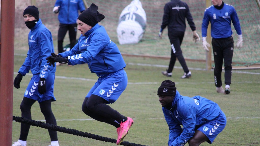 Die Spieler vom 1. FC Magdeburg trainieren auf das Spitzenspiel gegen den FC St. Pauli hin.