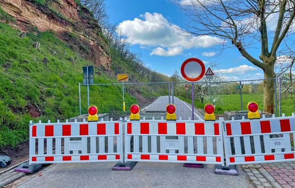 Jährlich grüßt das Murmeltier: Nach mehreren Sperrungen der L 204 bei Schönburg infolge von Felsstürzen ist die Straße ab Montag erneut wieder dicht.