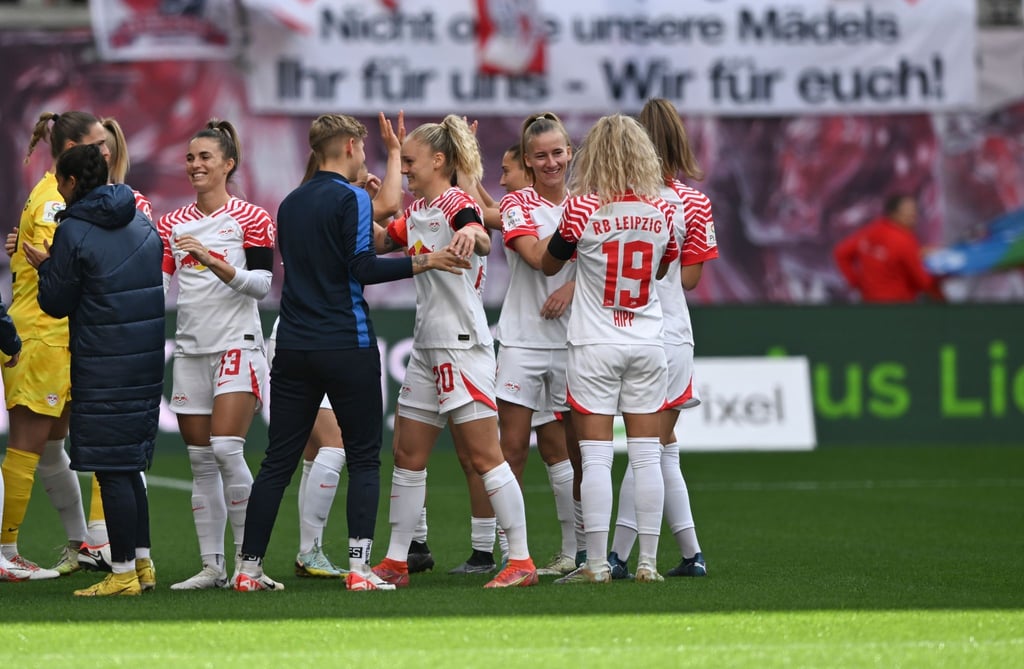 RB Leipzig spielt unentschieden gegen die SGS Essen.