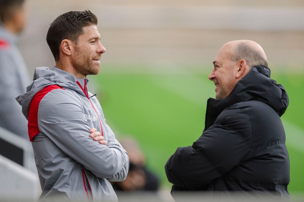 Stehen für Leverkusener Erfolg: Trainer Xabi Alonso (l) und Geschäftsführer Fernando Carro.