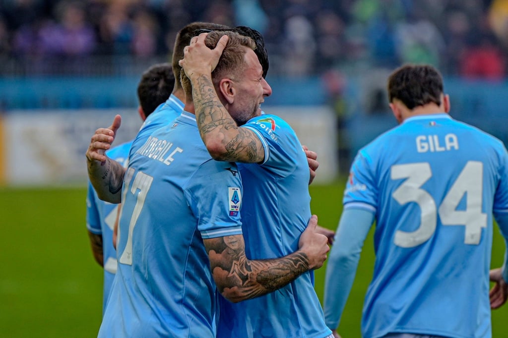 Ex-BVB-Star Ciro Immobile (l) traf für Lazio Rom.