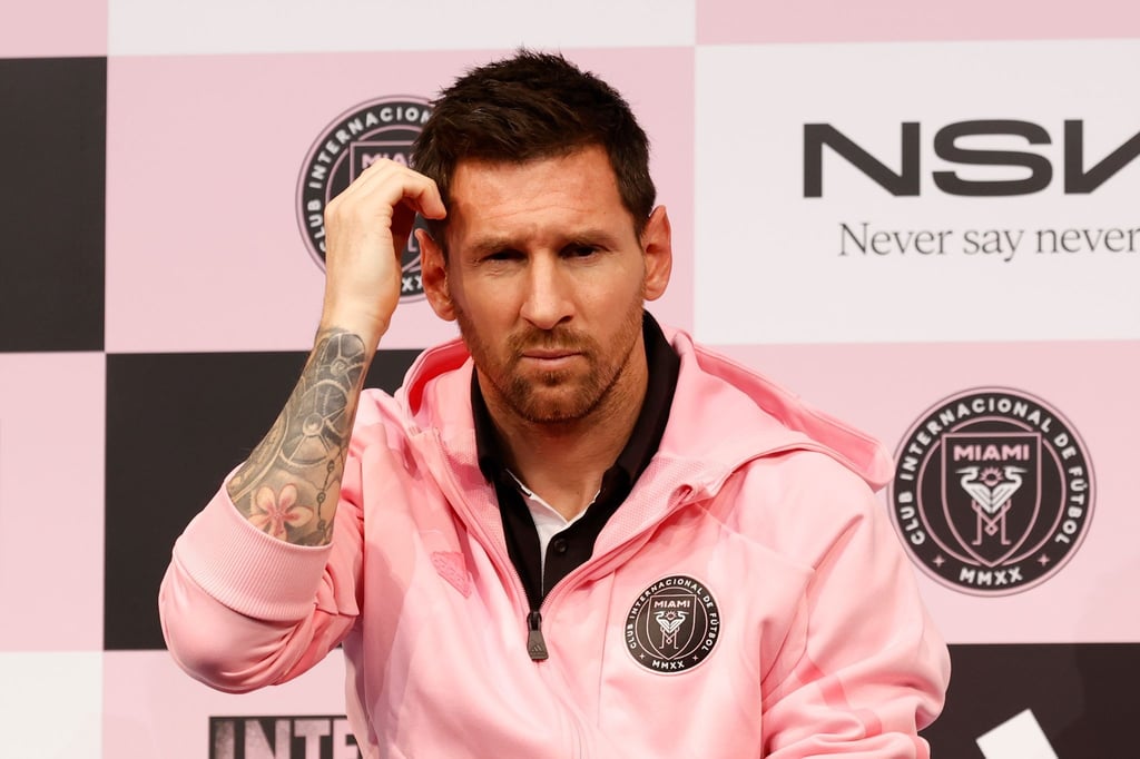 Messi war mit seinem Club Inter Miami zu Gast bei Hong Kong XI. Fans kamen teilweise sogar aus Australien, um ihn spielen zu sehen. Doch der 36-Jährige saß 90 Minuten auf der Bank.