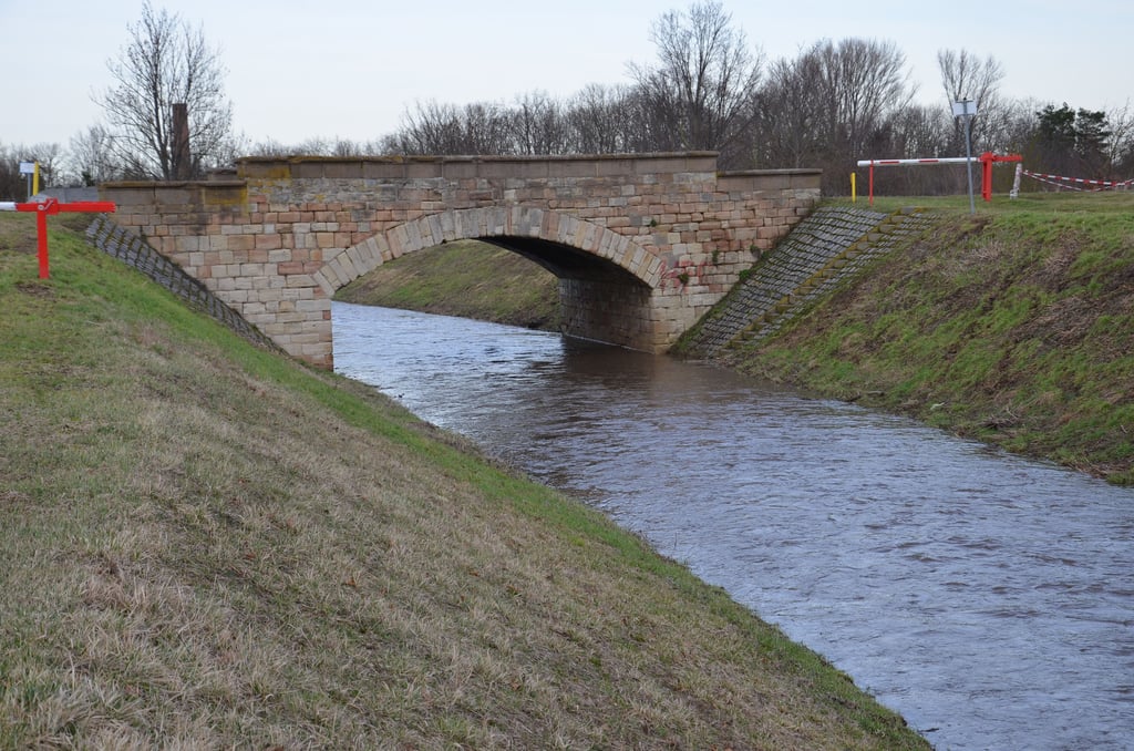 Die Liethe, hier Sonnabendnachmittag an der Brücke Neues Leben in Güsten, führt wieder Wasser.
